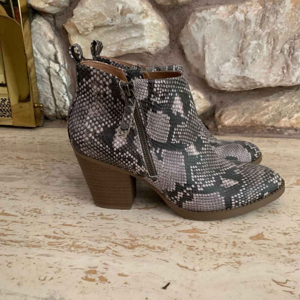 Universal thread snake print boots - Picture 3 of 10